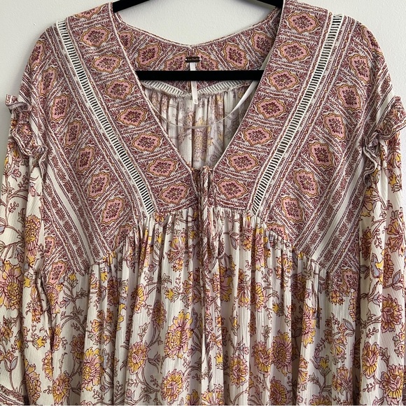 Free People Bohemian Floral Print Women's Oversized Tunic Top with Pockets - Picture 3 of 12